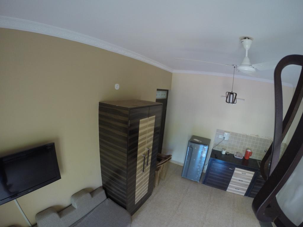 Ocean Crest Hotel Colva Zimmer foto