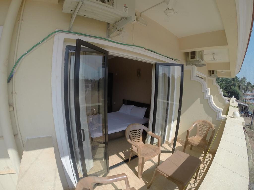 Ocean Crest Hotel Colva Zimmer foto