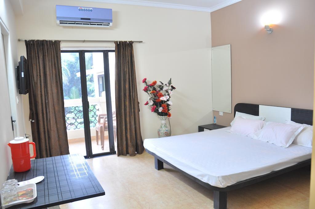 Ocean Crest Hotel Colva Zimmer foto