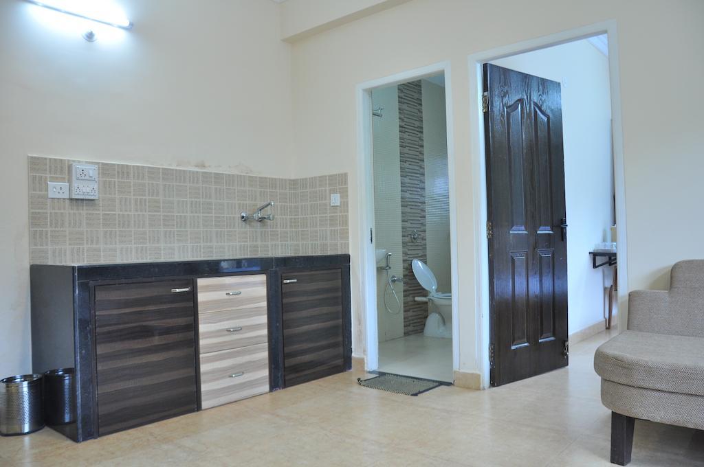 Ocean Crest Hotel Colva Zimmer foto