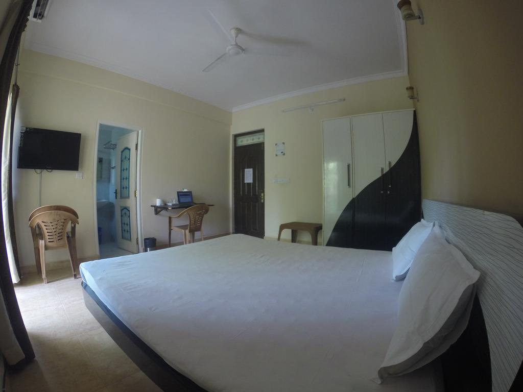 Ocean Crest Hotel Colva Exterior foto